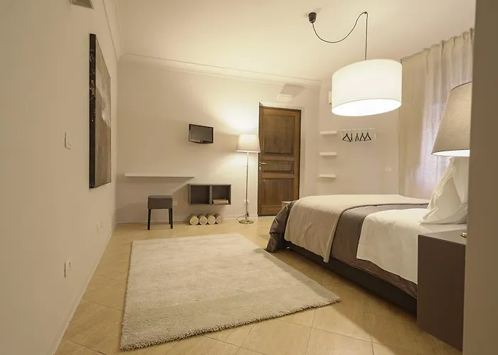 Alojamento de Acomodação e Pequeno-almoço Palazzo Bibirria 3*